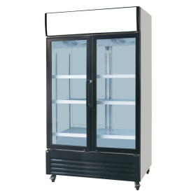 Beverage refrigerator with display, capacity 600 liters