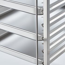 Tray trolley made of stainless steel, suitable for 14 x GN 1/2, 590 x 670 x 1735 mm (WxDxH)